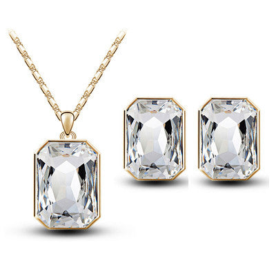 Radiant Elegance: Crystal Necklace for Timeless Sparkle and Style