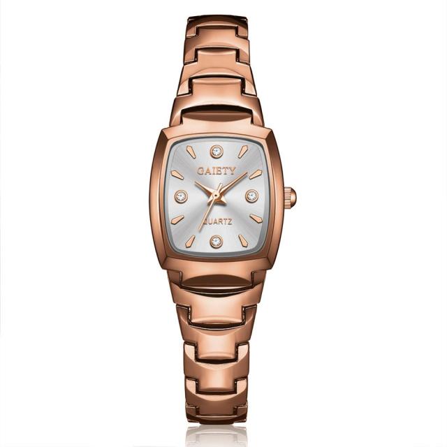 Radiant Rose Gold Brilliance: Women's Luxury Bracelet Watch with Rhinestone Ellipse Detailing