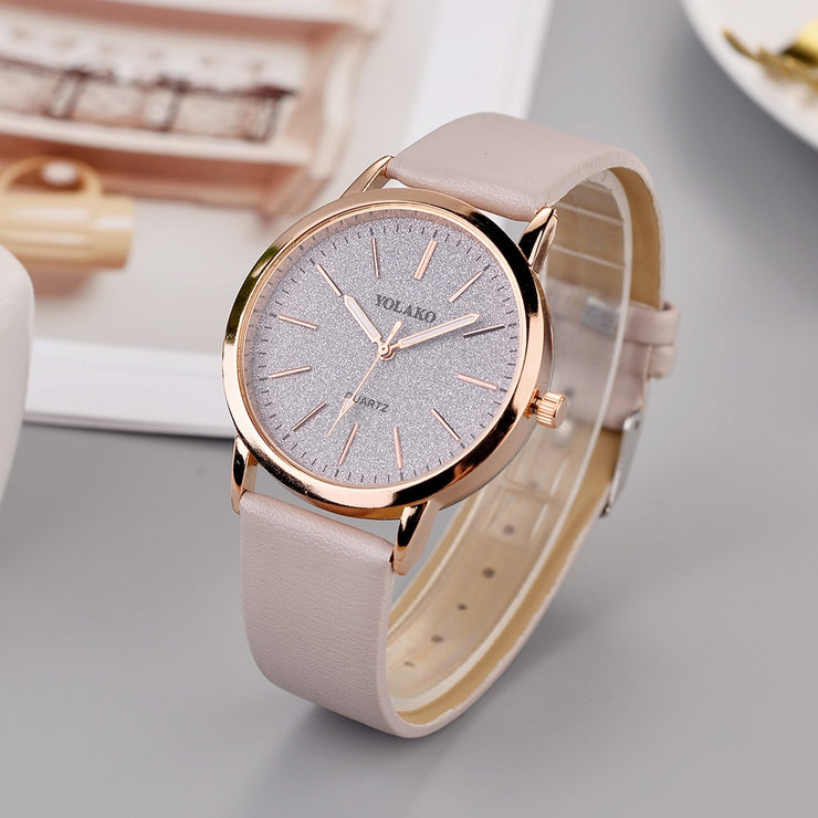 Timeless Elegance: Casual Quartz Leather Band Women's Analog Watch