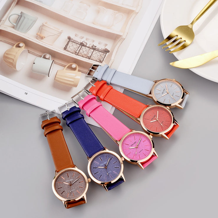 Timeless Elegance: Casual Quartz Leather Band Women's Analog Watch