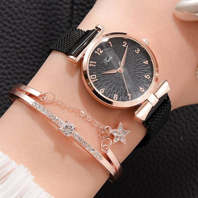 Pink Dial Elegance: Luxury Women's Bracelet Quartz Watch