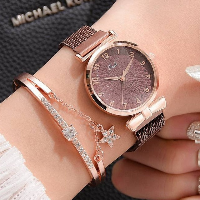 Pink Dial Elegance: Luxury Women's Bracelet Quartz Watch