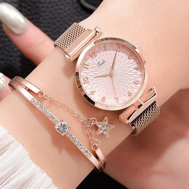 Pink Dial Elegance: Luxury Women's Bracelet Quartz Watch