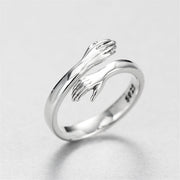 Vintage Love Hug Opening Couple Rings - Symbol of Affection