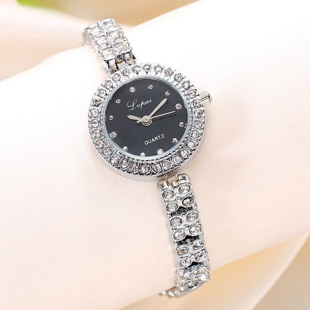 Elegance Unveiled: Zayla's Recommended Fashion Women's Crystal Watch